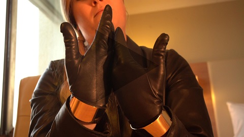 girl-in-leather-gloves